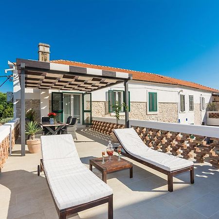 Apartments Fontana Zadar Bagian luar foto