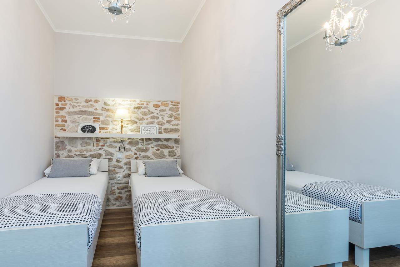 Apartments Fontana Zadar Bagian luar foto