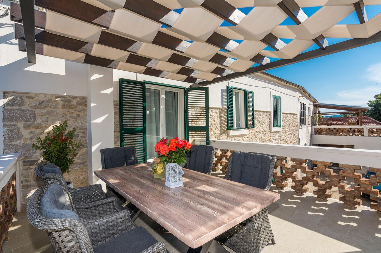 Apartments Fontana Zadar Bagian luar foto