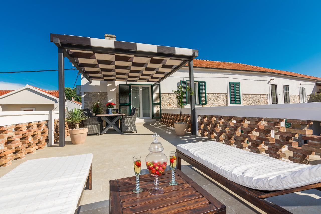 Apartments Fontana Zadar Bagian luar foto