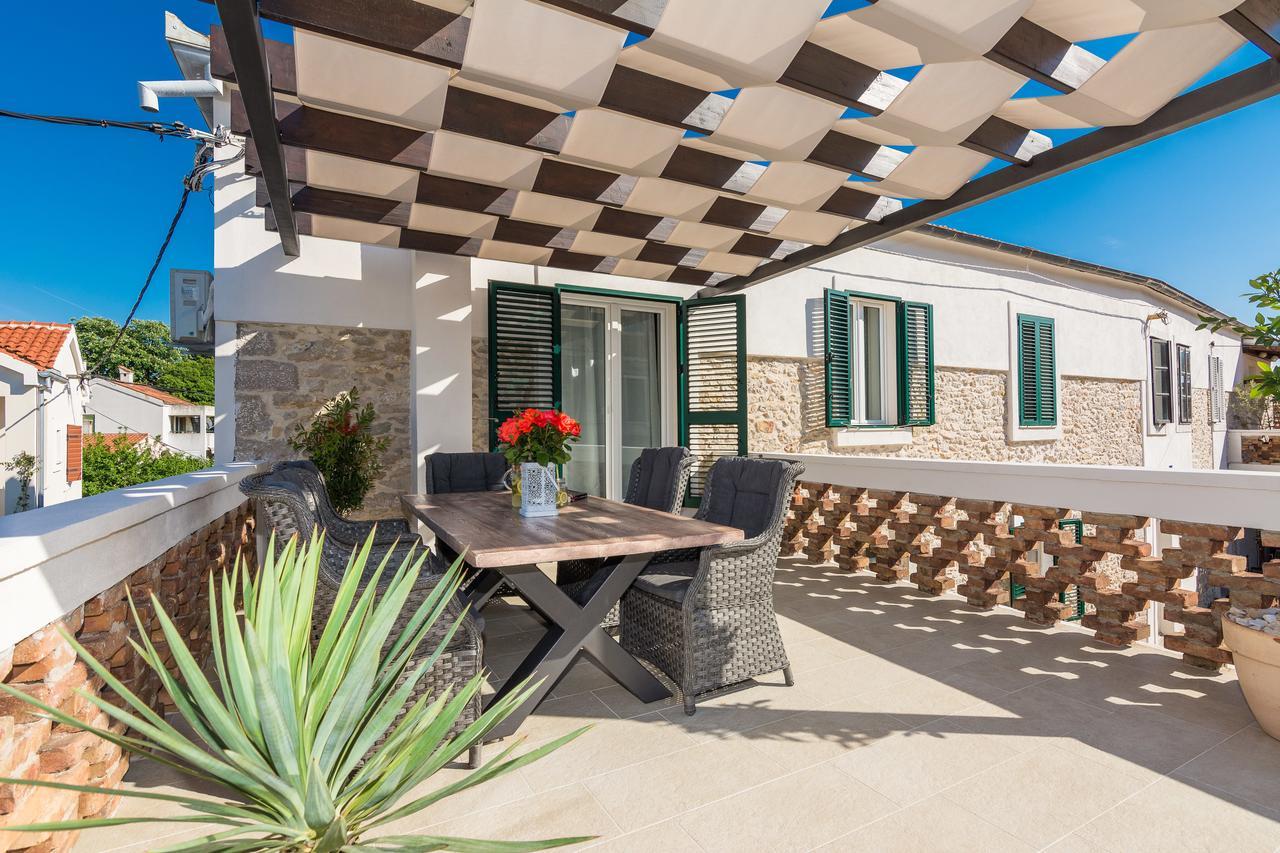 Apartments Fontana Zadar Bagian luar foto